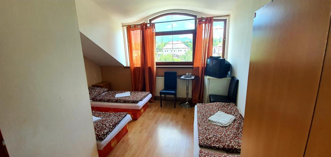 Hotel Penzion Highway Ruzomberok Exteriér fotografie